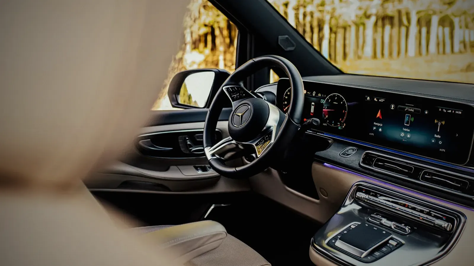 Mercedes V-Class jako mobilne biuro — jak pracować efektywnie w trasie?