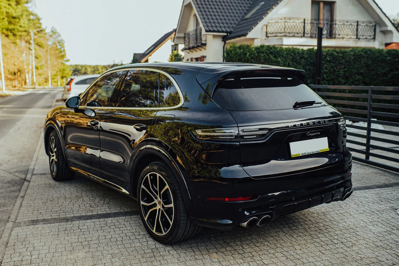 Porsche Cayenne — luksusowy SUV premium z kierowcą EliteMotion Poznań