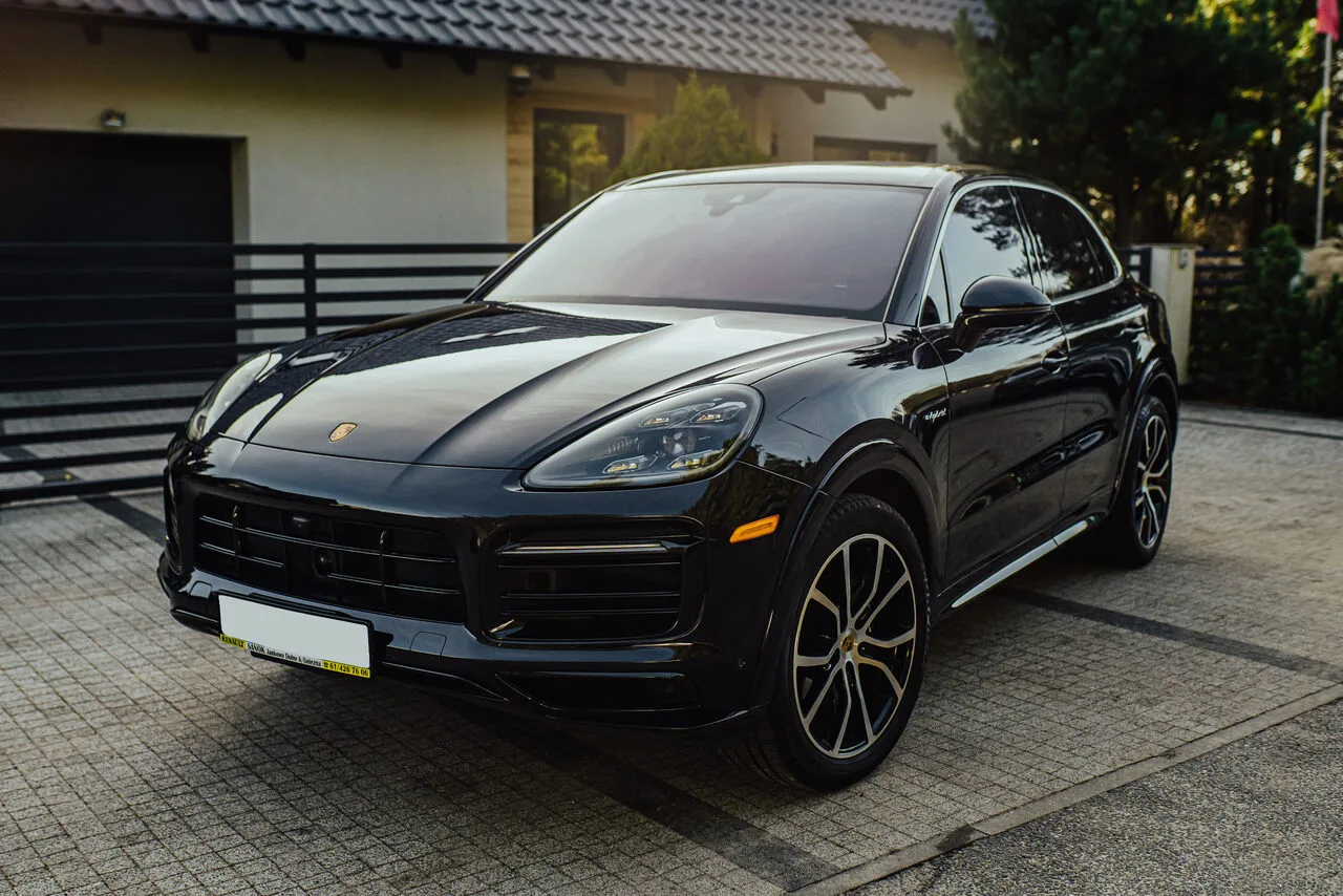 Porsche Cayenne — luksusowy SUV premium z kierowcą EliteMotion Poznań