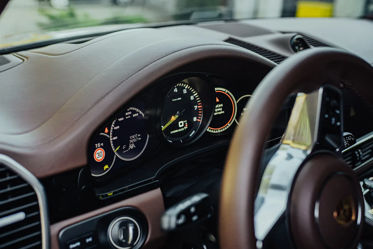 Porsche Cayenne — luksusowy SUV premium z kierowcą EliteMotion Poznań