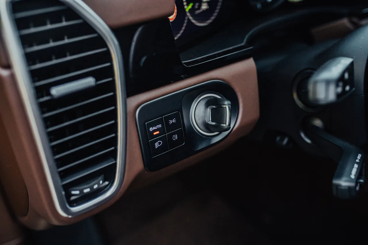 Porsche Cayenne — luksusowy SUV premium z kierowcą EliteMotion Poznań