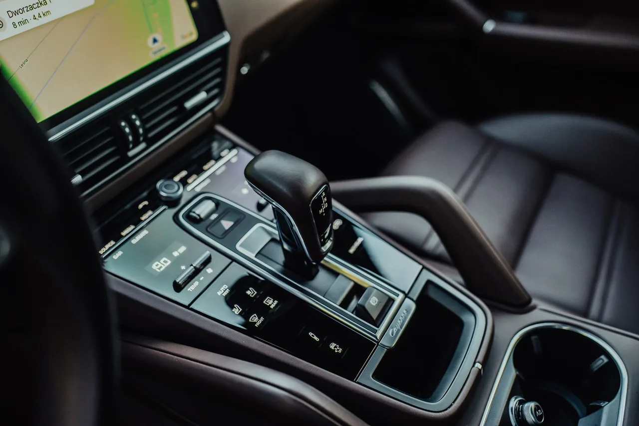 Porsche Cayenne — luksusowy SUV premium z kierowcą EliteMotion Poznań