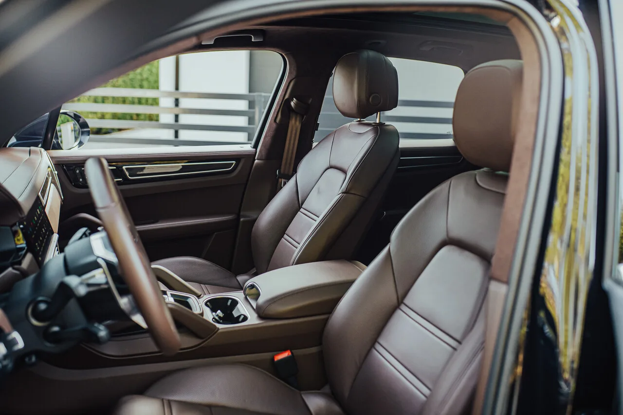 Porsche Cayenne — luksusowy SUV premium z kierowcą EliteMotion Poznań