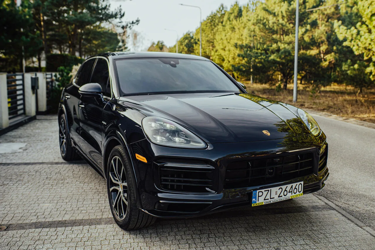 Porsche Cayenne — luksusowy SUV premium z kierowcą EliteMotion Poznań