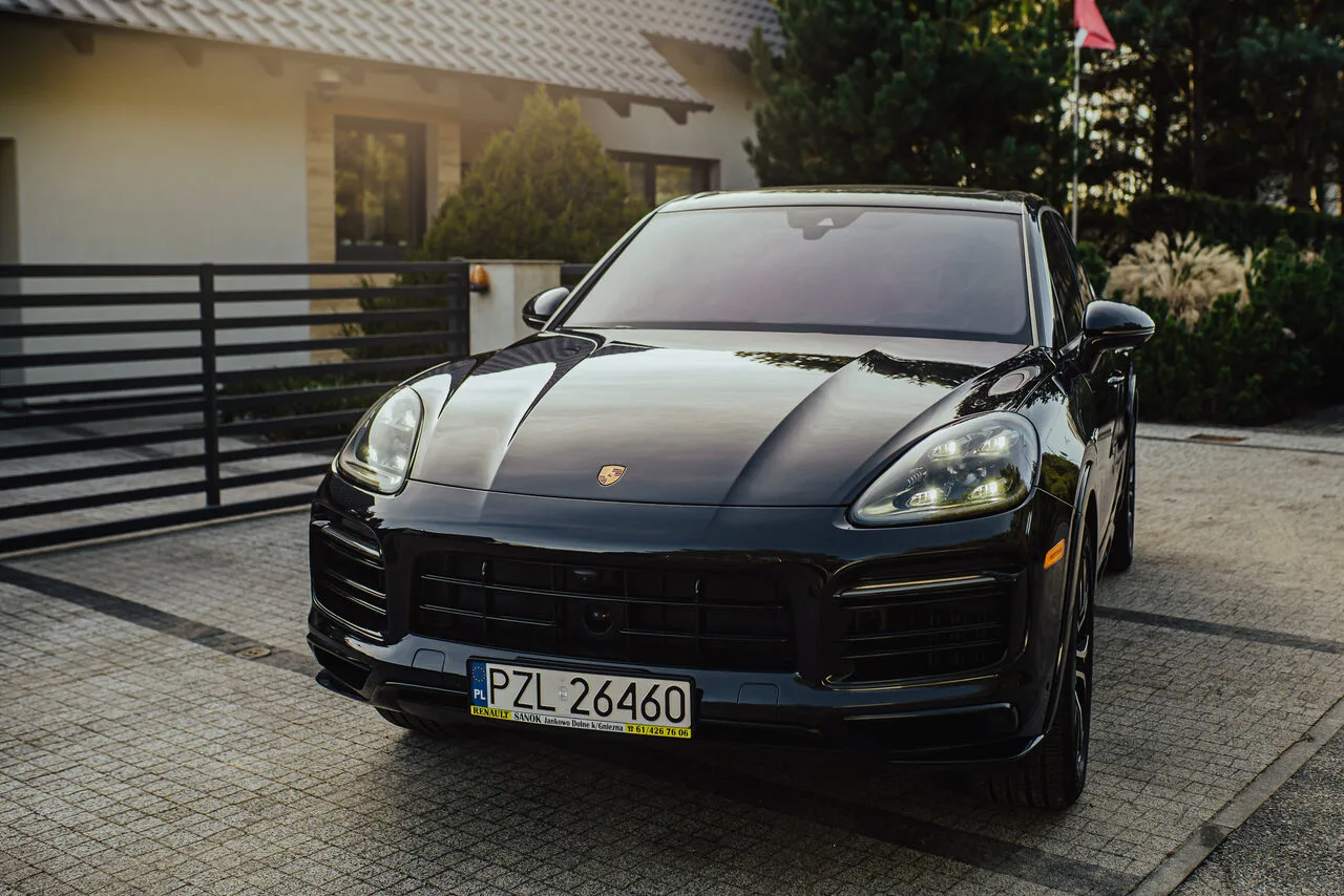 Porsche Cayenne — luksusowy SUV premium z kierowcą EliteMotion Poznań