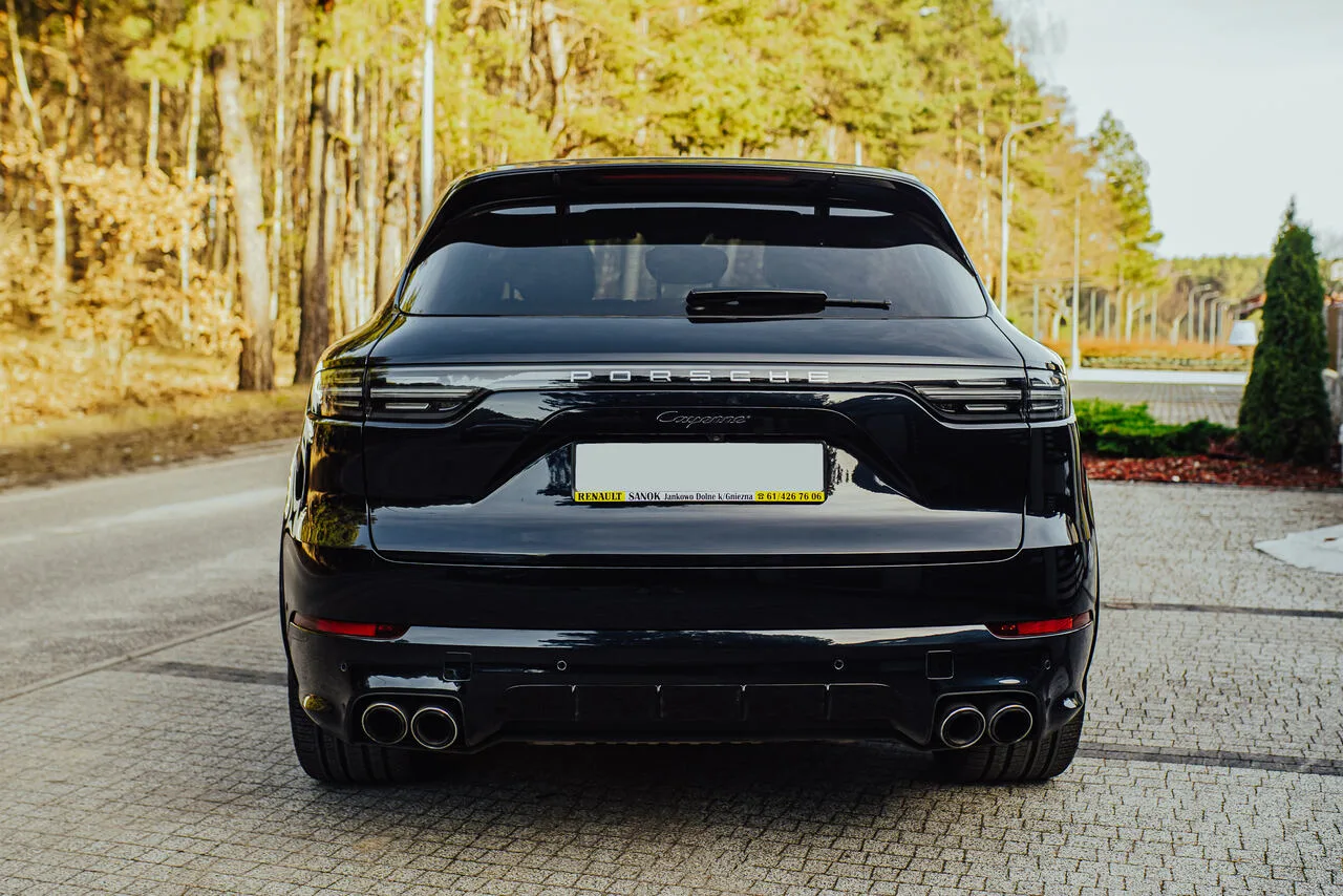 Porsche Cayenne — luksusowy SUV premium z kierowcą EliteMotion Poznań
