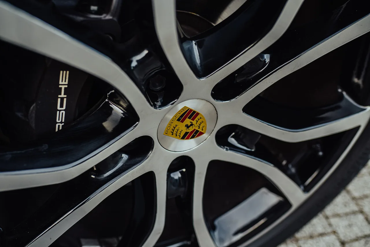 Porsche Cayenne — luksusowy SUV premium z kierowcą EliteMotion Poznań