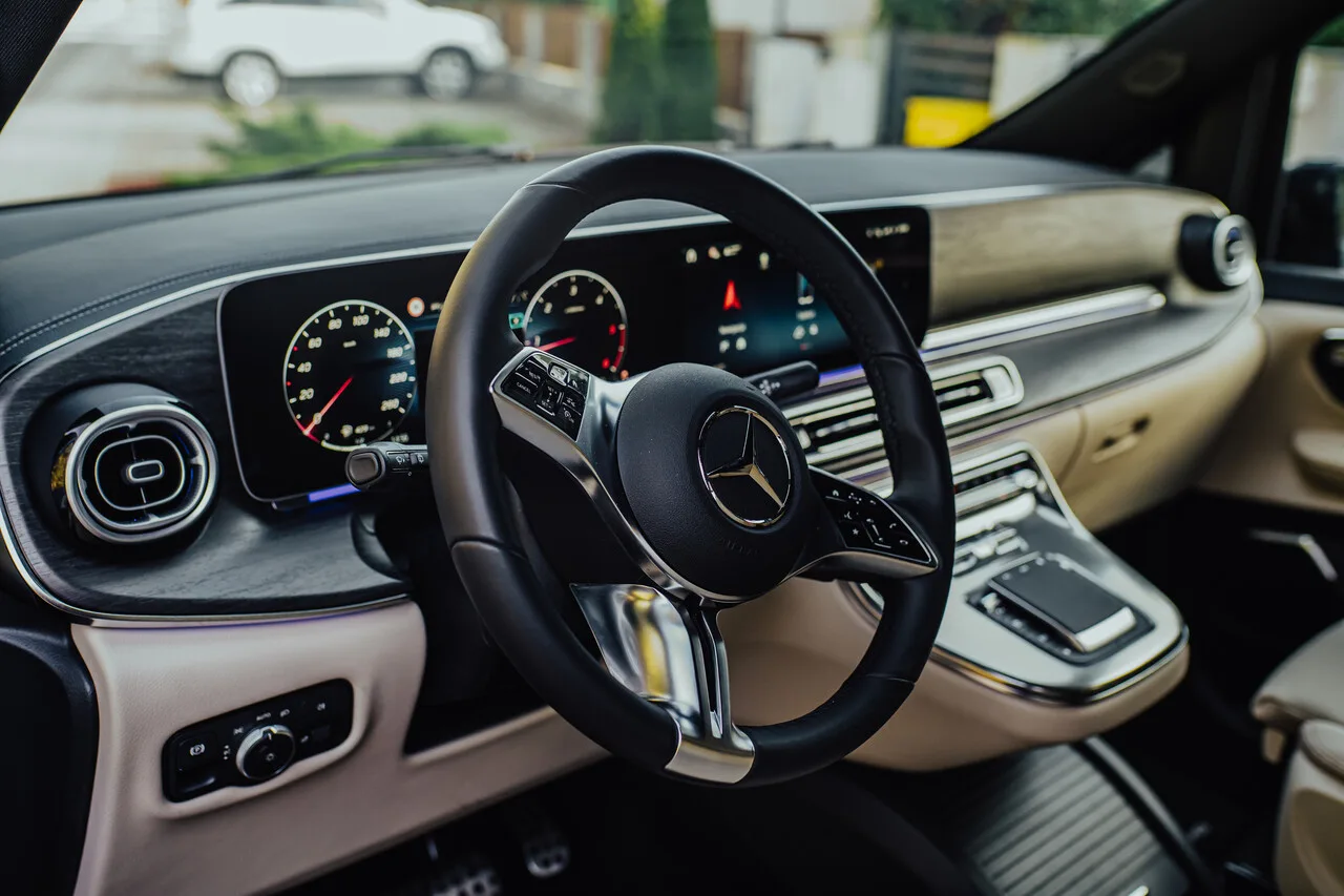 Mercedes V-Class Ekstra W447 — luksusowy VIP transport EliteMotion Poznań