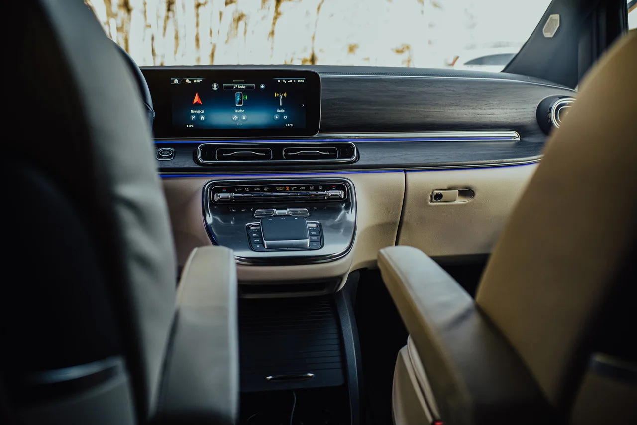 Mercedes V-Class Ekstra W447 — luksusowy VIP transport EliteMotion Poznań