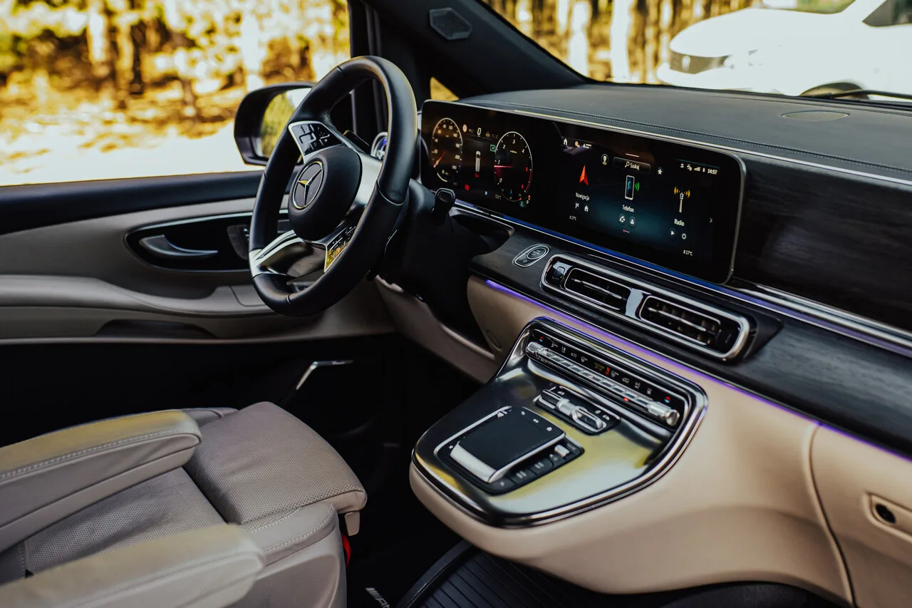 Mercedes V-Class Ekstra W447 — luksusowy VIP transport EliteMotion Poznań