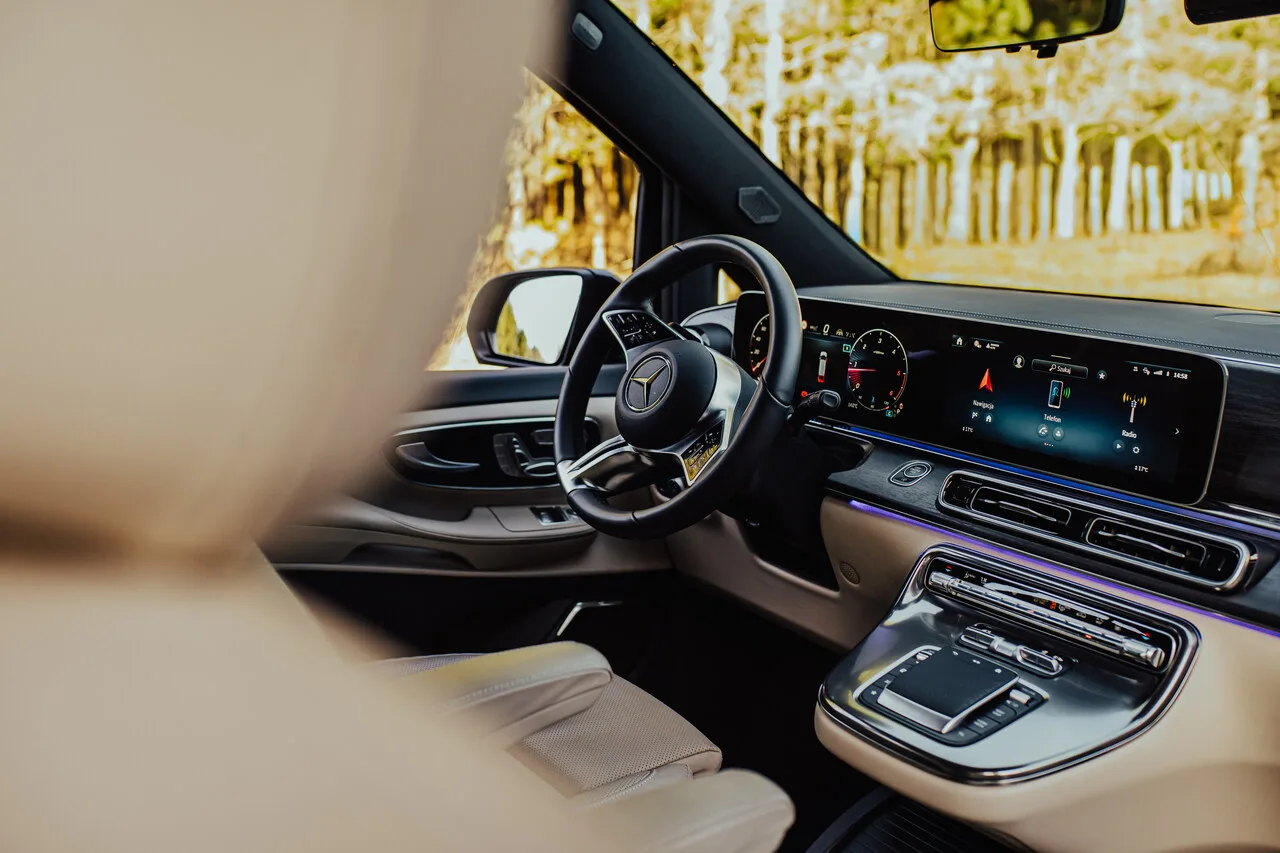 Mercedes V-Class Ekstra W447 — luksusowy VIP transport EliteMotion Poznań