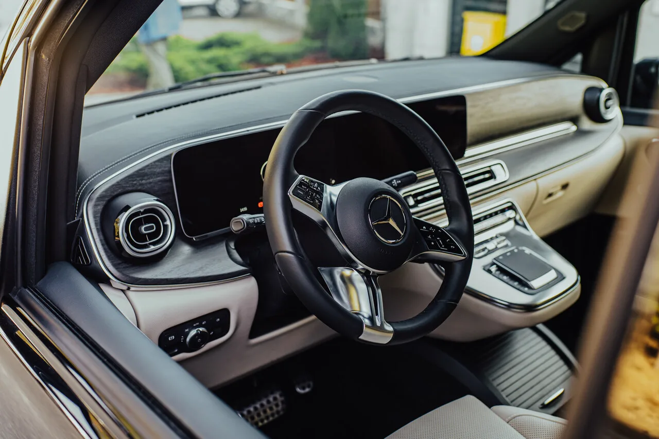 Mercedes V-Class Ekstra W447 — luksusowy VIP transport EliteMotion Poznań